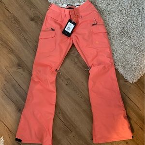 BRAND NEW burton womens ski/snowboard pants